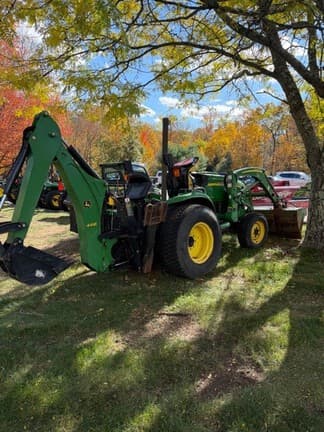 Image of John Deere 3320 equipment image 4