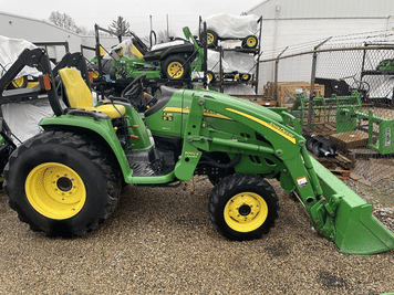Main image John Deere 3320