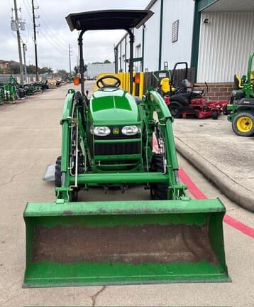 Image of John Deere 3320 equipment image 2