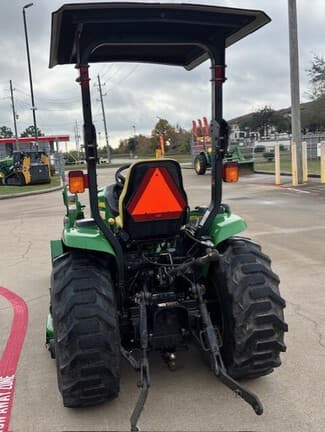 Image of John Deere 3320 equipment image 3