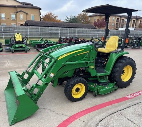 2007 John Deere 3320 Equipment Image0