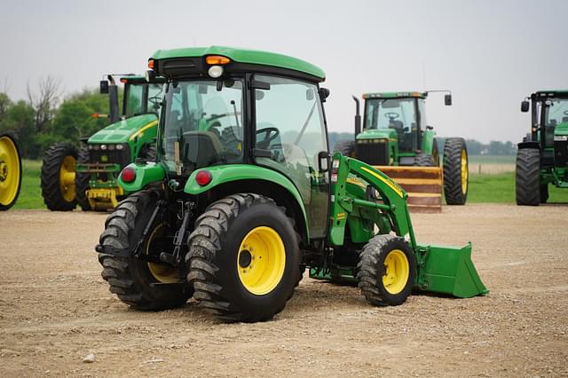 Image of John Deere 3320 equipment image 4