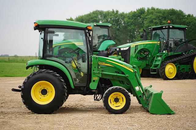 Image of John Deere 3320 equipment image 3