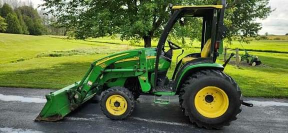 Image of John Deere 3320 equipment image 1