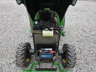 Image of John Deere 3320 equipment image 4