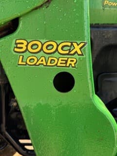 Image of John Deere 3520 equipment image 2