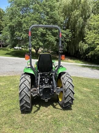 Image of John Deere 3520 equipment image 2