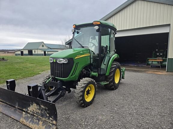 Image of John Deere 3520 equipment image 1