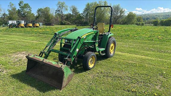 Image of John Deere 3520 equipment image 1