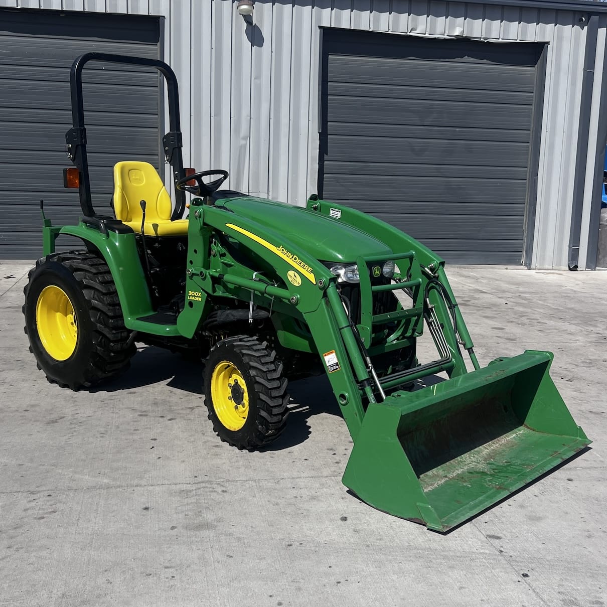 Main image John Deere 3520