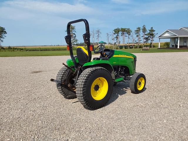 Image of John Deere 3520 equipment image 4