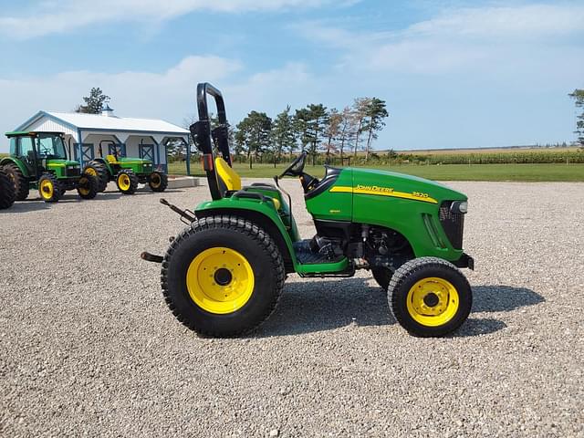 Image of John Deere 3520 equipment image 3