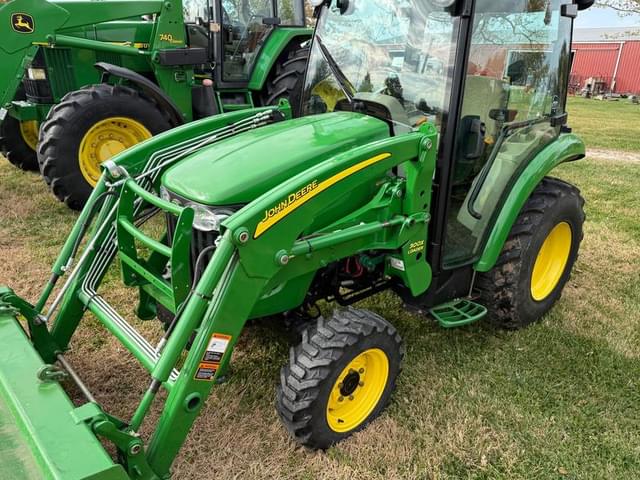 Image of John Deere 3520 equipment image 2