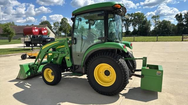 Image of John Deere 3520 equipment image 2