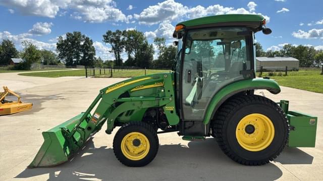 Image of John Deere 3520 equipment image 1