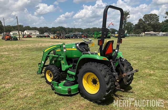 Image of John Deere 3520 equipment image 2