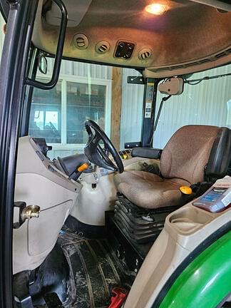 Image of John Deere 3720 equipment image 3