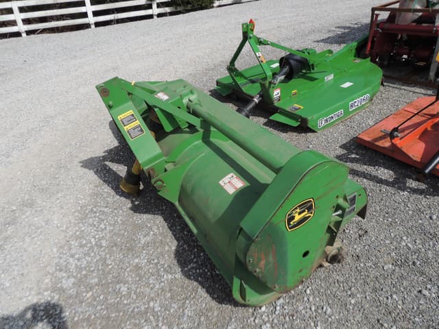 Image of John Deere 390 equipment image 1