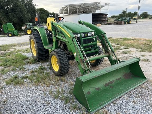 Image of John Deere 4120 equipment image 4