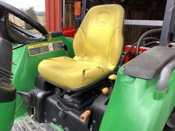 Image of John Deere 4120 equipment image 4