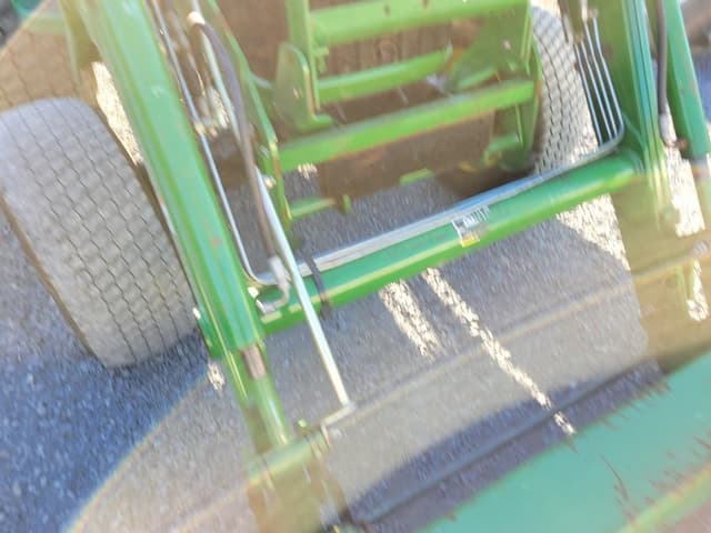 Image of John Deere 4320 equipment image 4