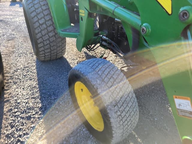 Image of John Deere 4320 equipment image 3