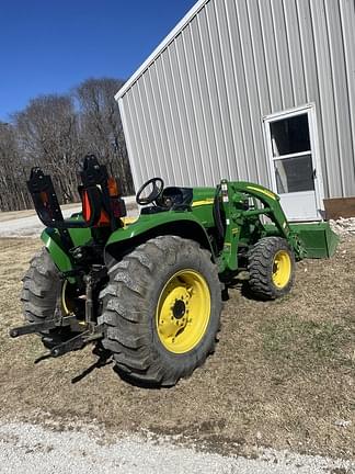 Image of John Deere 4320 equipment image 2