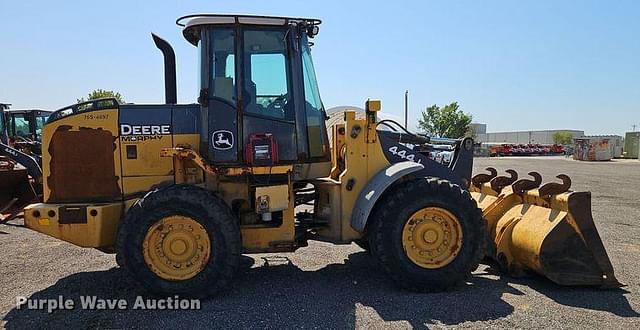 Image of John Deere 444J equipment image 3