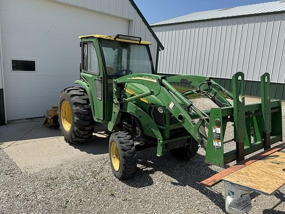 Image of John Deere 4520 Primary image