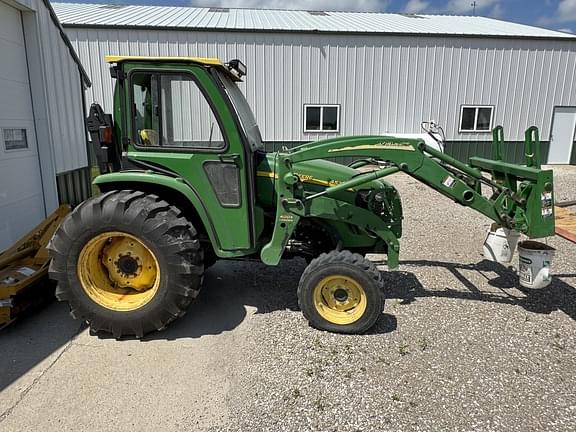 Image of John Deere 4520 equipment image 1
