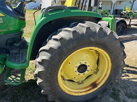 Image of John Deere 4520 equipment image 4