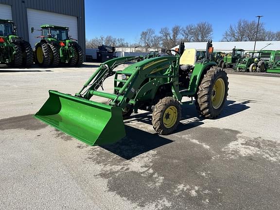 Image of John Deere 4520 equipment image 1