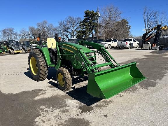 Image of John Deere 4520 equipment image 3