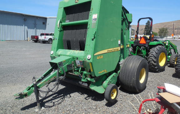 2007 John Deere 468 MegaWide Plus Equipment Image0