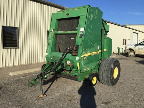 Image of John Deere 468 MegaWide Plus equipment image 4