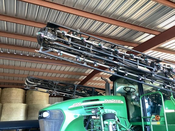 Image of John Deere 4720 equipment image 2