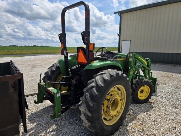 Image of John Deere 4720 equipment image 4