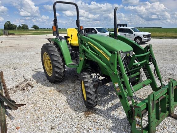 Image of John Deere 4720 equipment image 2