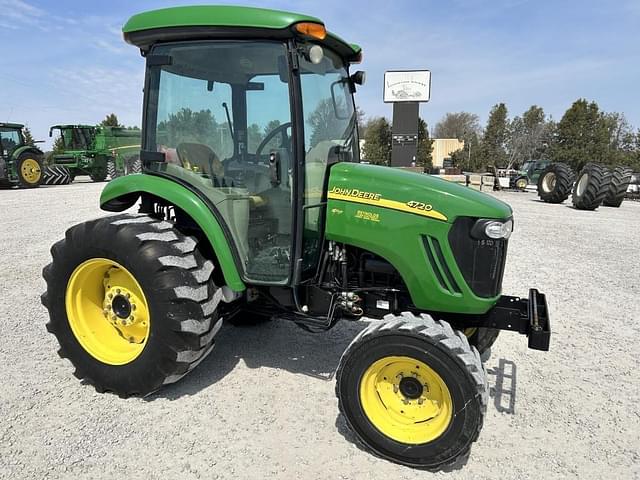 Image of John Deere 4720 equipment image 1