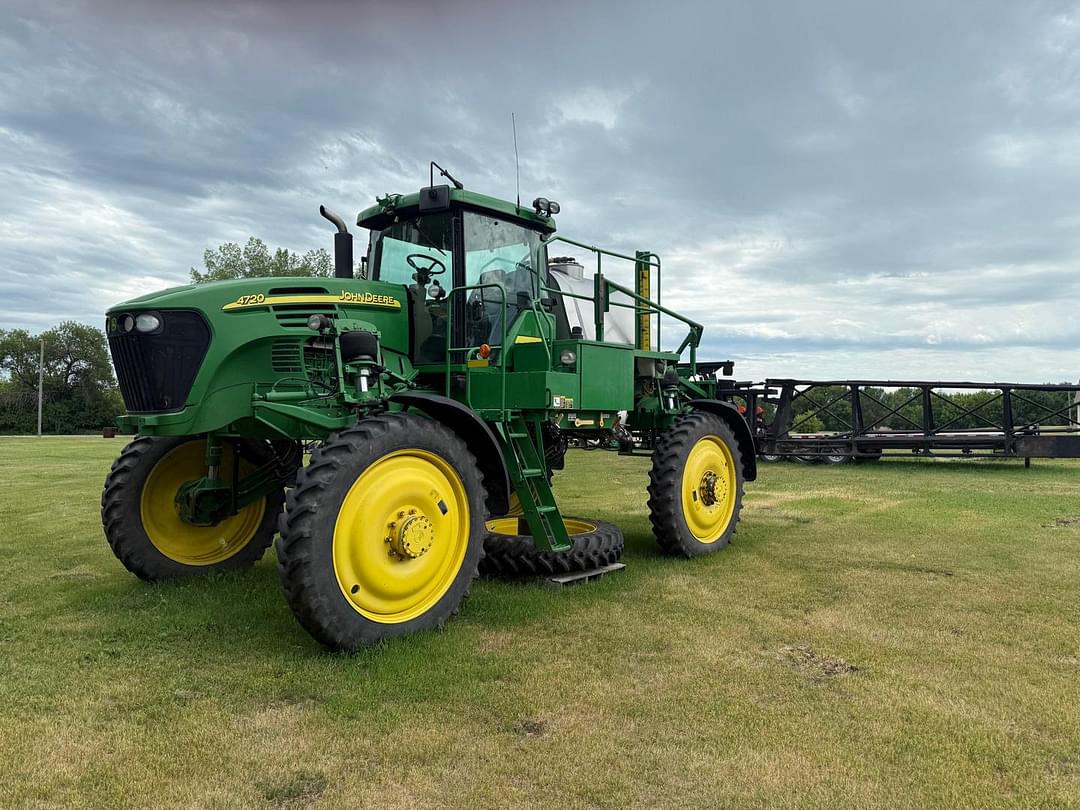Image of John Deere 4720 Primary image