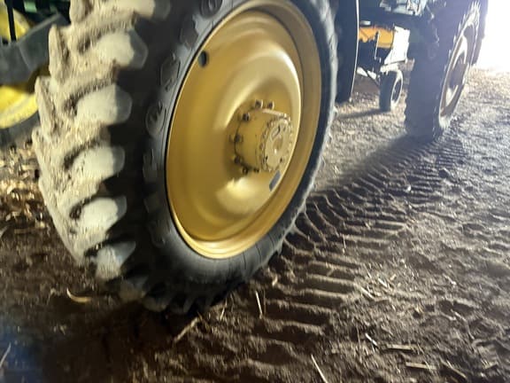 Image of John Deere 4720 equipment image 4
