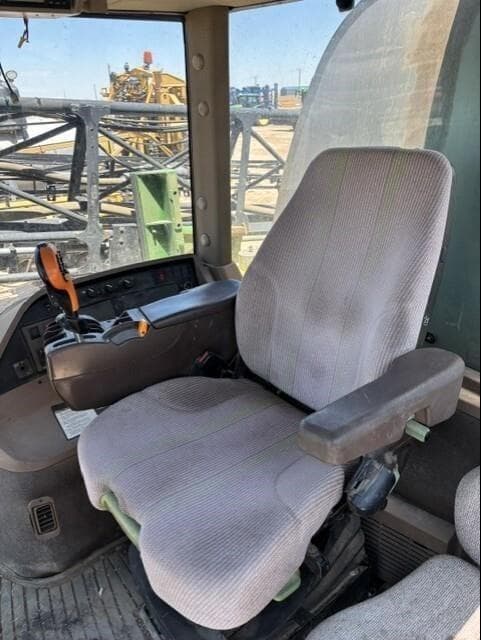 Image of John Deere 4830 equipment image 4