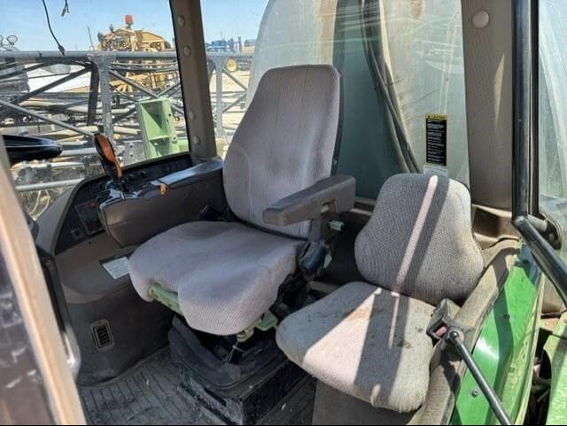 Image of John Deere 4830 equipment image 2