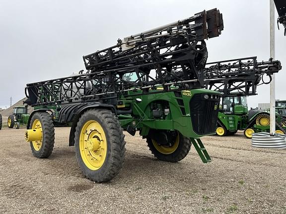 Image of John Deere 4930 equipment image 2