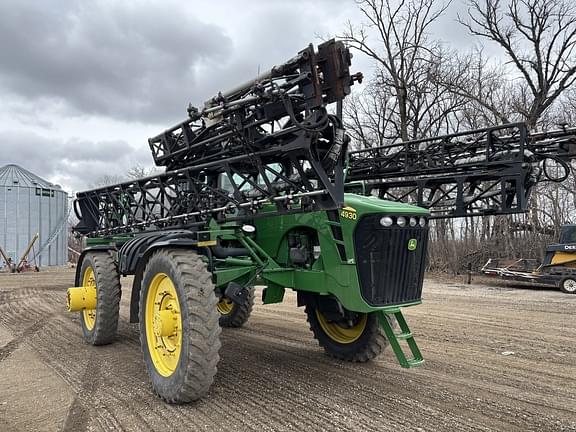 Image of John Deere 4930 equipment image 1