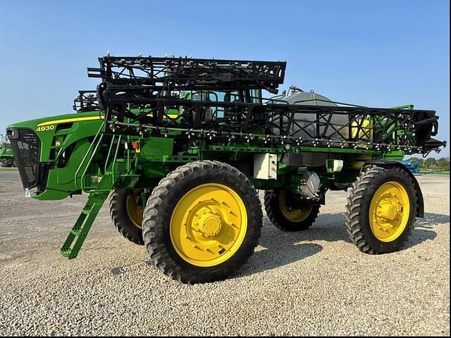 Image of John Deere 4930 equipment image 1