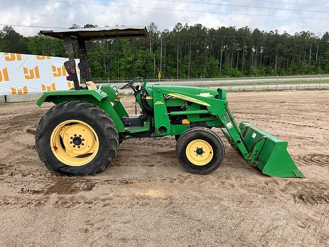 Image of John Deere 5203 equipment image 3
