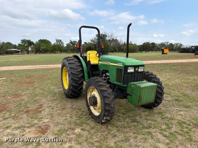 Image of John Deere 5205 equipment image 2
