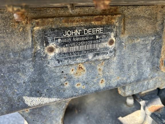 Image of John Deere 5225 equipment image 1
