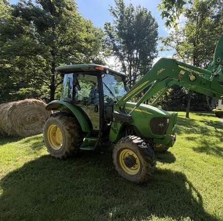 2007 John Deere 5225 Equipment Image0